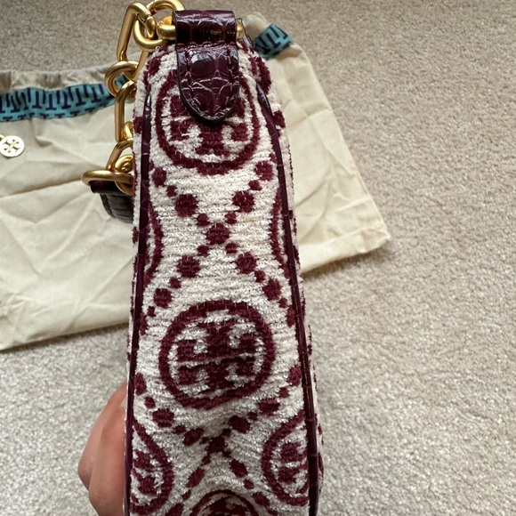 Tory Burch T-monogram chenille shoulder bag - Picture 3 of 6